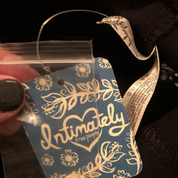 NWT intimately Free Boho Black Lace Crop Top Sz M - Picture 4 of 6